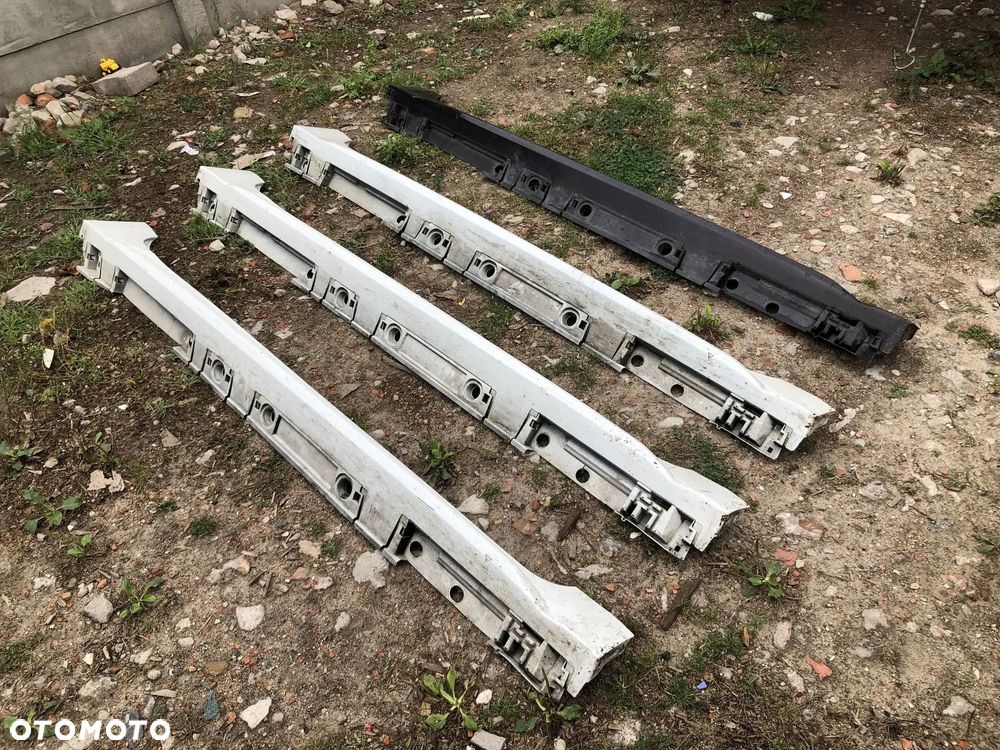 TOYOTA COROLLA XII E21 KOMBI 2019- Listwa progowa prawa próg NAKŁADKA PROGU - 2