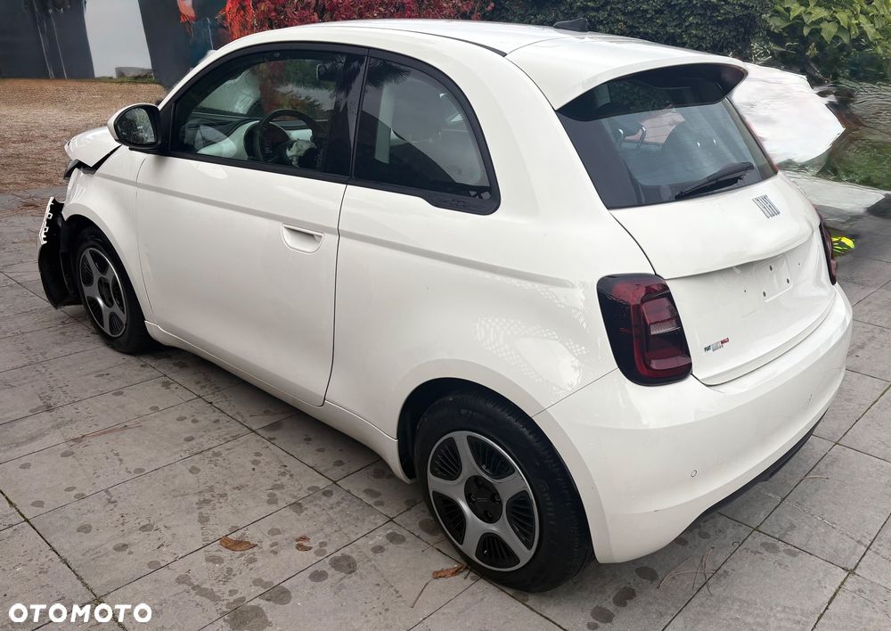 Fiat 500E 2021 photo 4