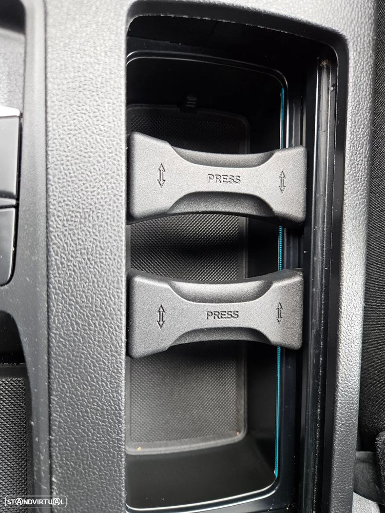 Ford Focus SW 1.0 EcoBoost MHEV ST-Line - 35