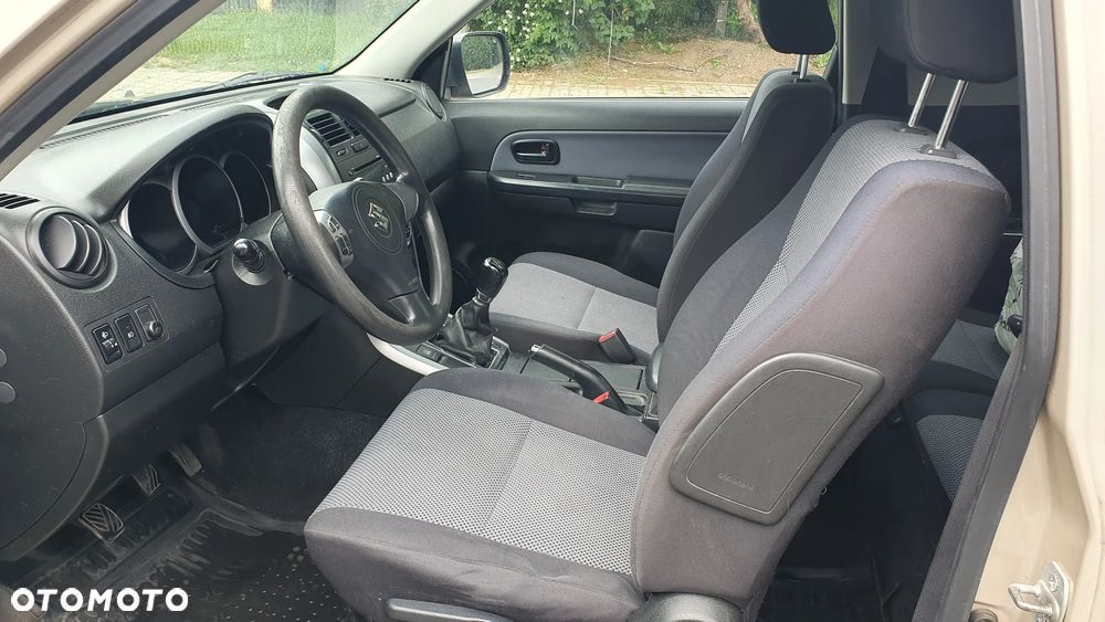 Suzuki Grand Vitara 1.9 DDiS Comfort - 10