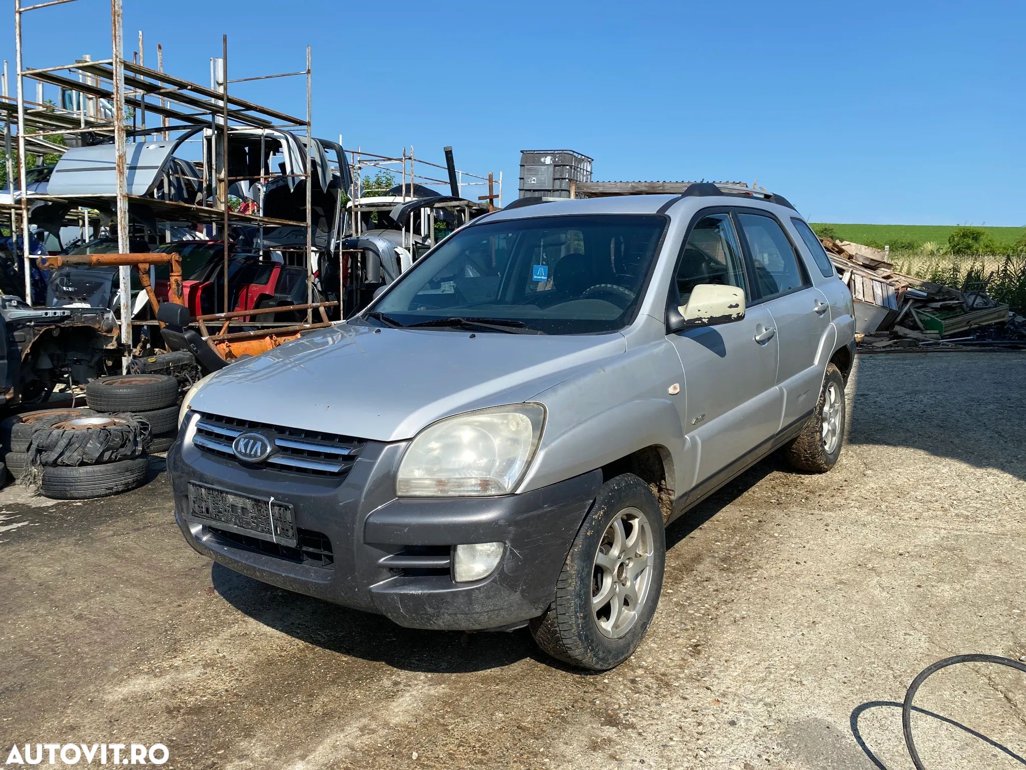 Dezmembrez piese Kia Sportage - 1