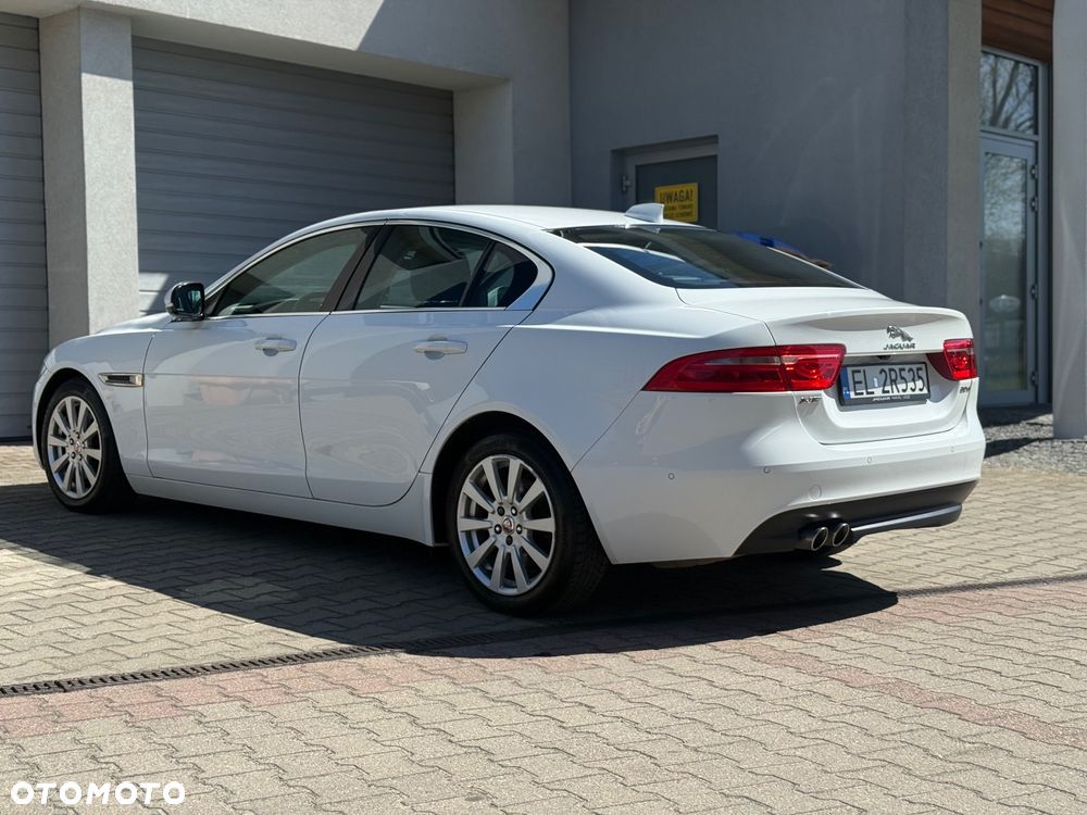 Jaguar XE - 7