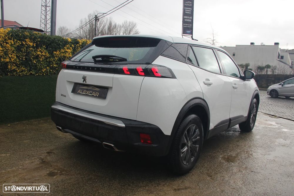 Peugeot 2008 PureTech 130 EAT8 Active - 4