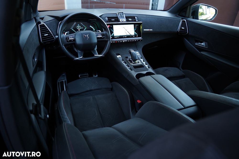 Citroën DS7 Crossback 4x4 PERFORMANCE LINE + - 23