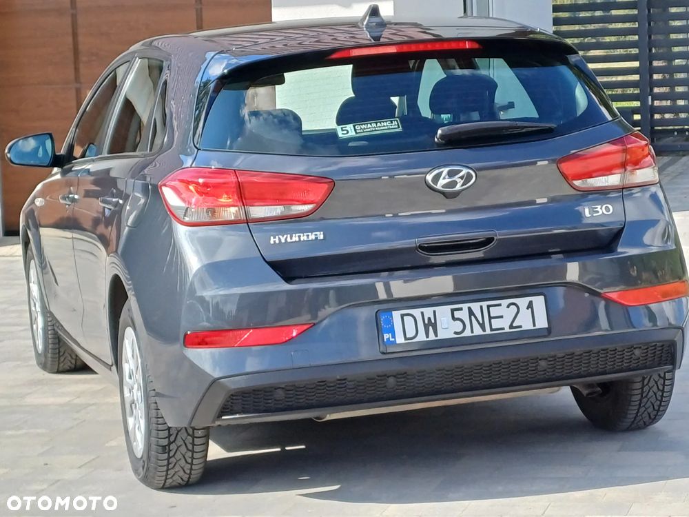 Hyundai i30 1.5 DPI Classic + - 15