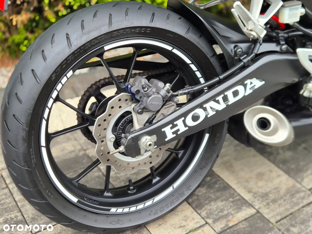 Honda CB - 12
