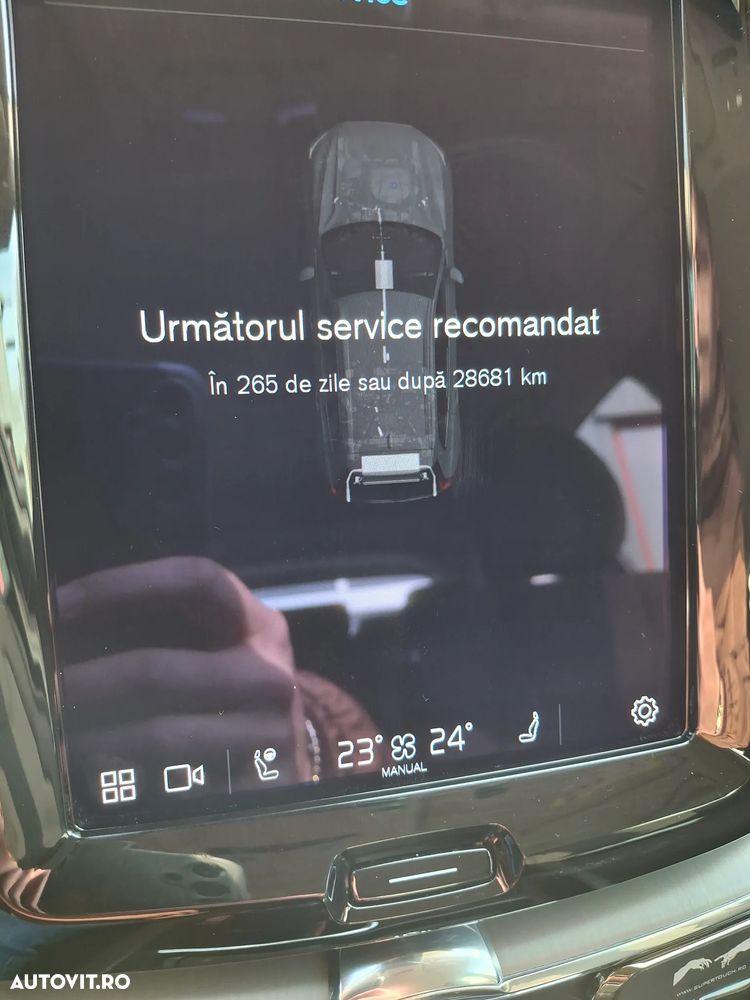 Volvo XC 60 B4 MHEV Momentum - 24