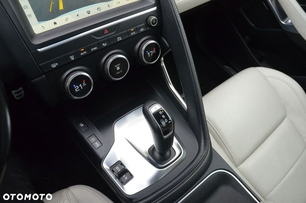 Jaguar E-Pace 2.0 i4P AWD R-Dynamic - 30