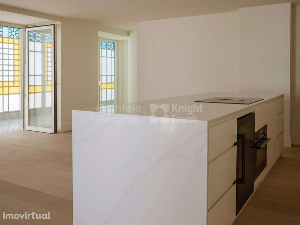 Apartamento T2 com marquise e garagem, nos Restauradores, Lisboa - Grande imagem: 3/53