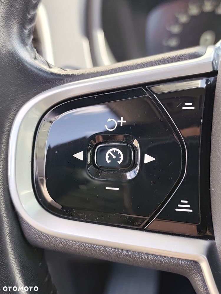 Volvo XC 90 T6 AWD Momentum 7os - 17