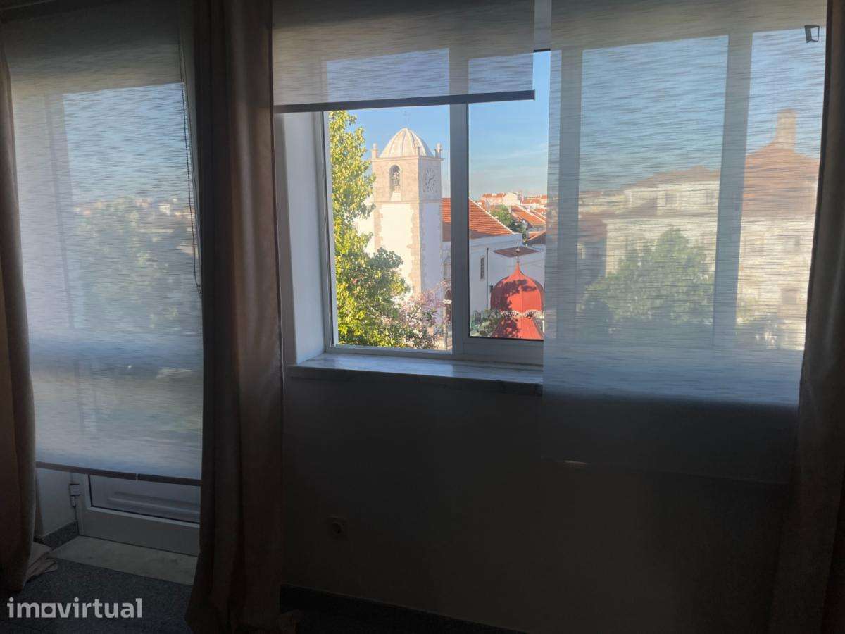 Quarto - localizado em Lisbon - Grande imagem: 5/27