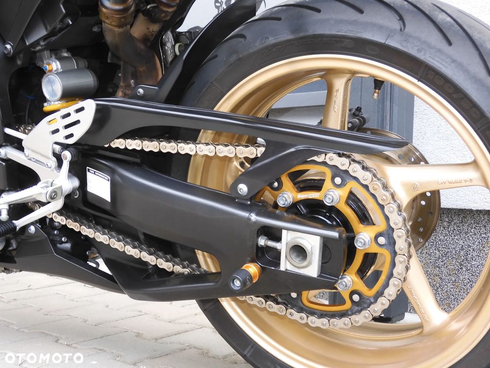 Yamaha R1 - 28
