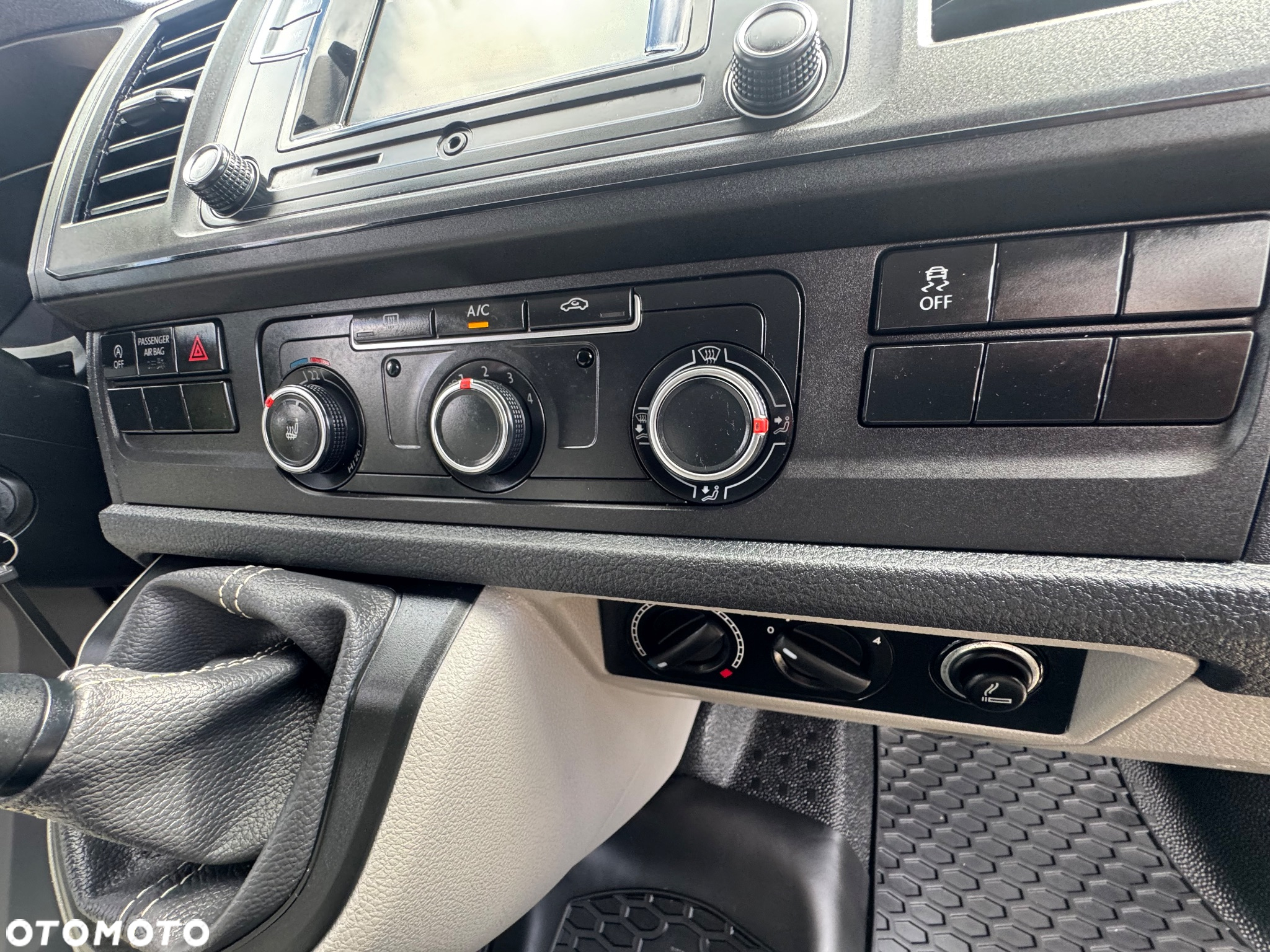 Volkswagen Caravelle 2.0 TDI L1 Highline - 28