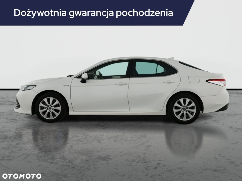 Toyota Camry - 4