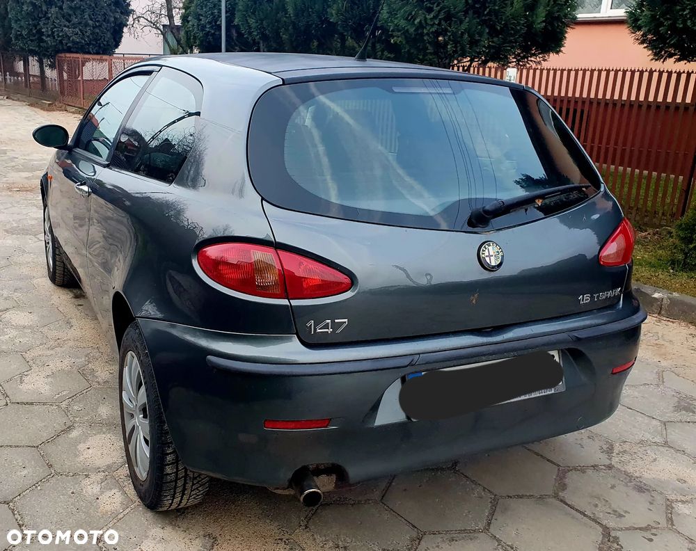 Alfa Romeo 147 - 12