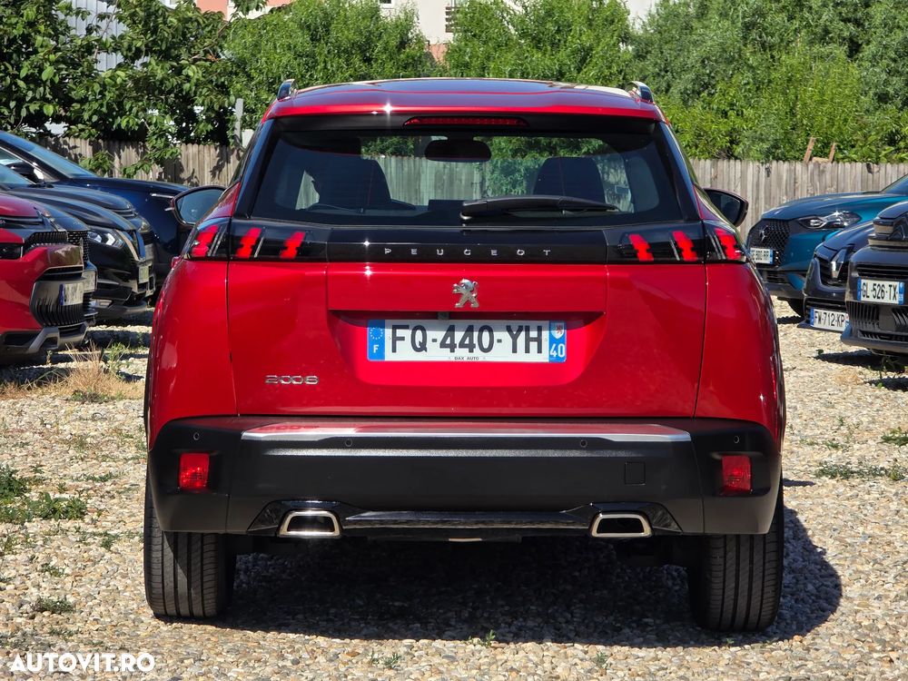 Peugeot 2008 PureTech 130 EAT8 GT - 13