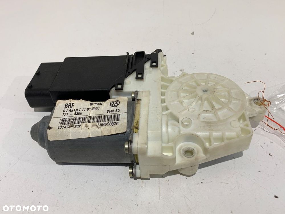 SILNIK PODNOSZENIA SZYBY PRAWY PRZÓD  SEAT LEON (1M1) 1999 - 2006 1.6 16 V 77 kW [105 KM] benzyna - 3