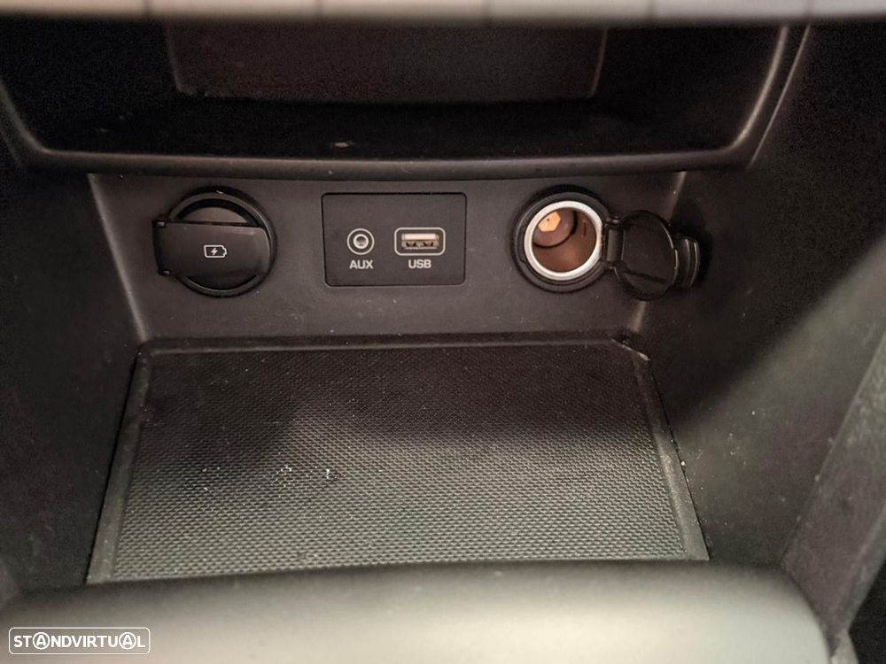 Hyundai Kauai 1.0 T-GDi Pele/Tecido Vermelho - 29