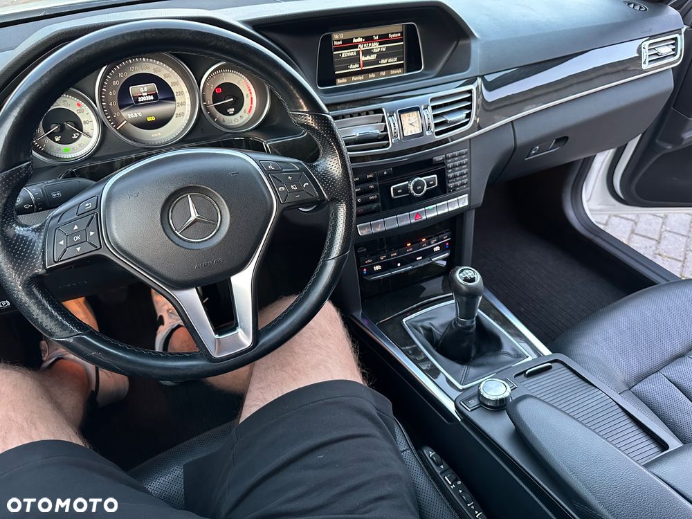 Mercedes-Benz Klasa E 220 CDI BlueEff Avantgarde - 16