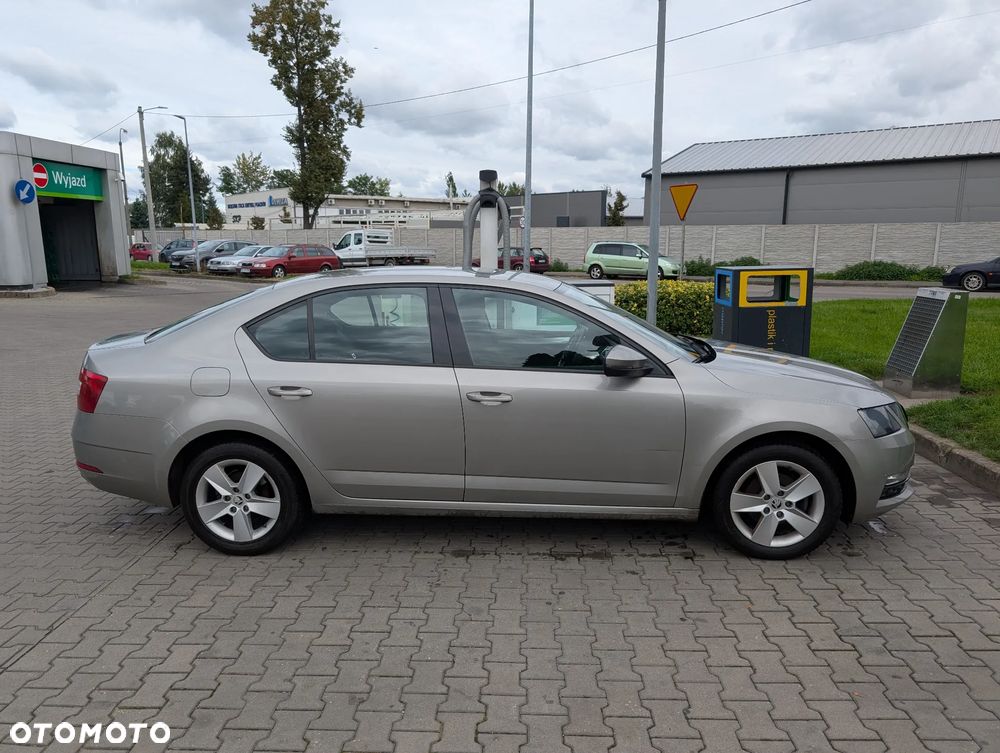 Skoda Octavia 1.6 TDI Ambition - 4