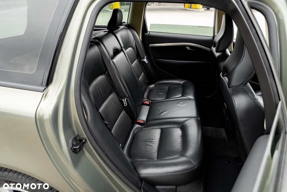 Volvo V70 2.5T Summum - 24