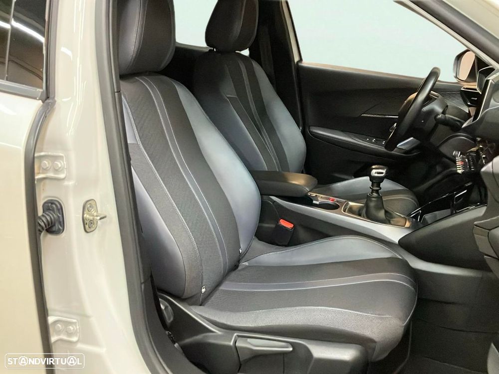Peugeot 2008 1.2 PureTech Allure - 15