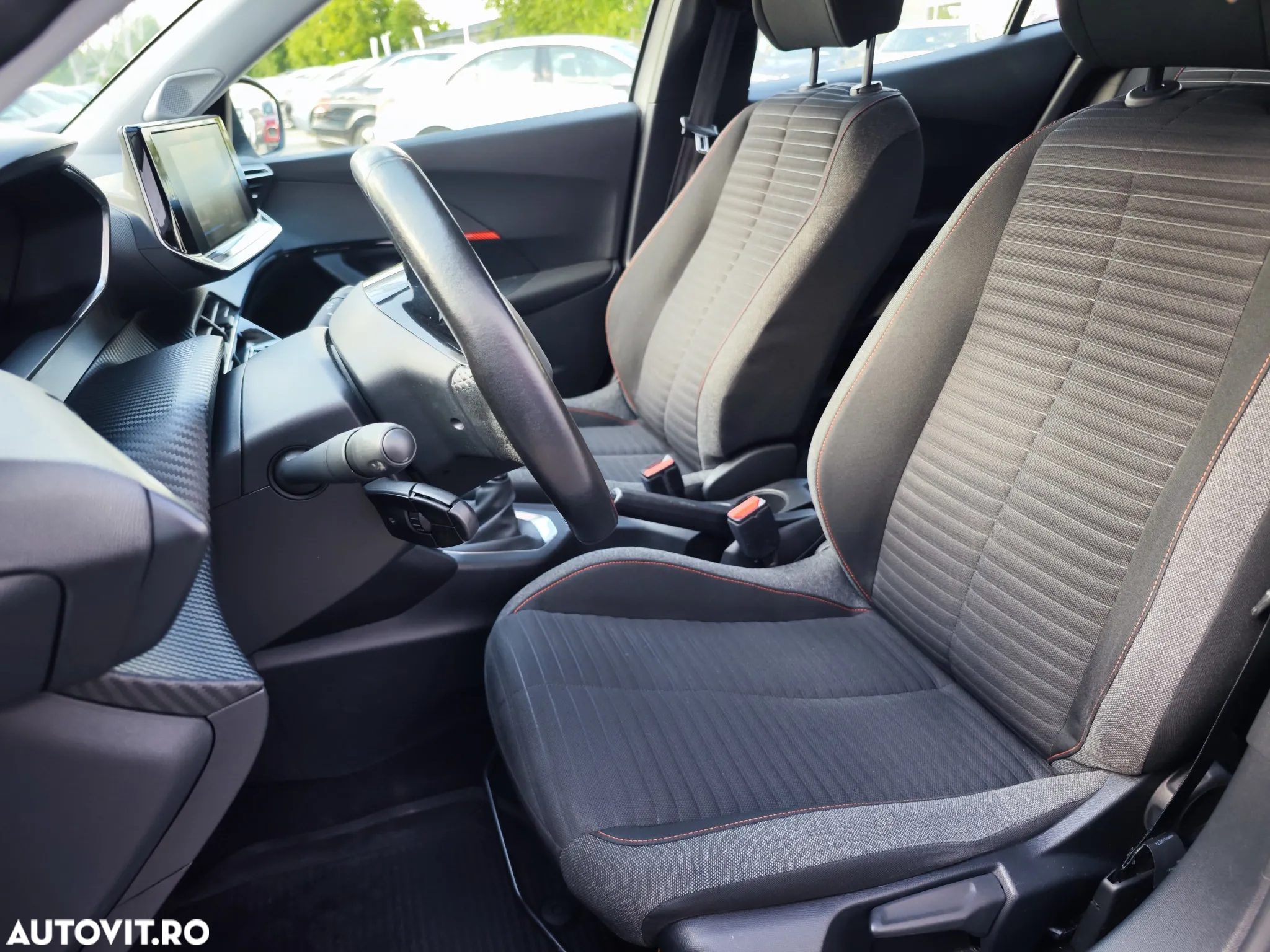 Peugeot 2008 - 12