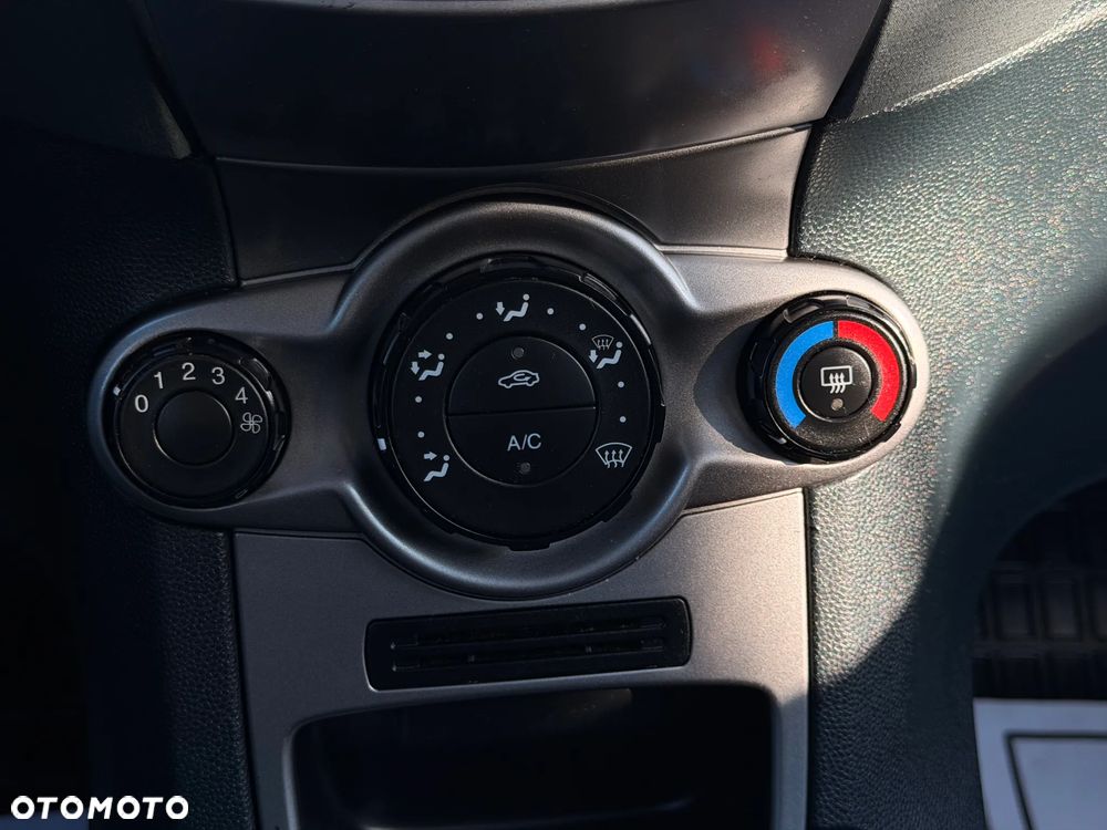 Ford Fiesta - 11