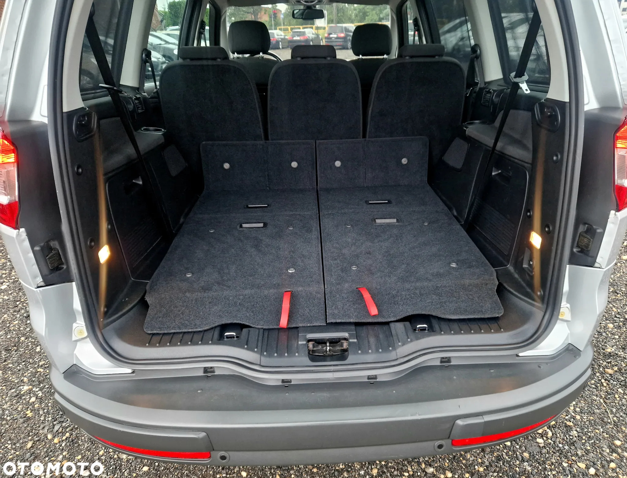 Ford Galaxy 2.0 TDCi Ghia - 11