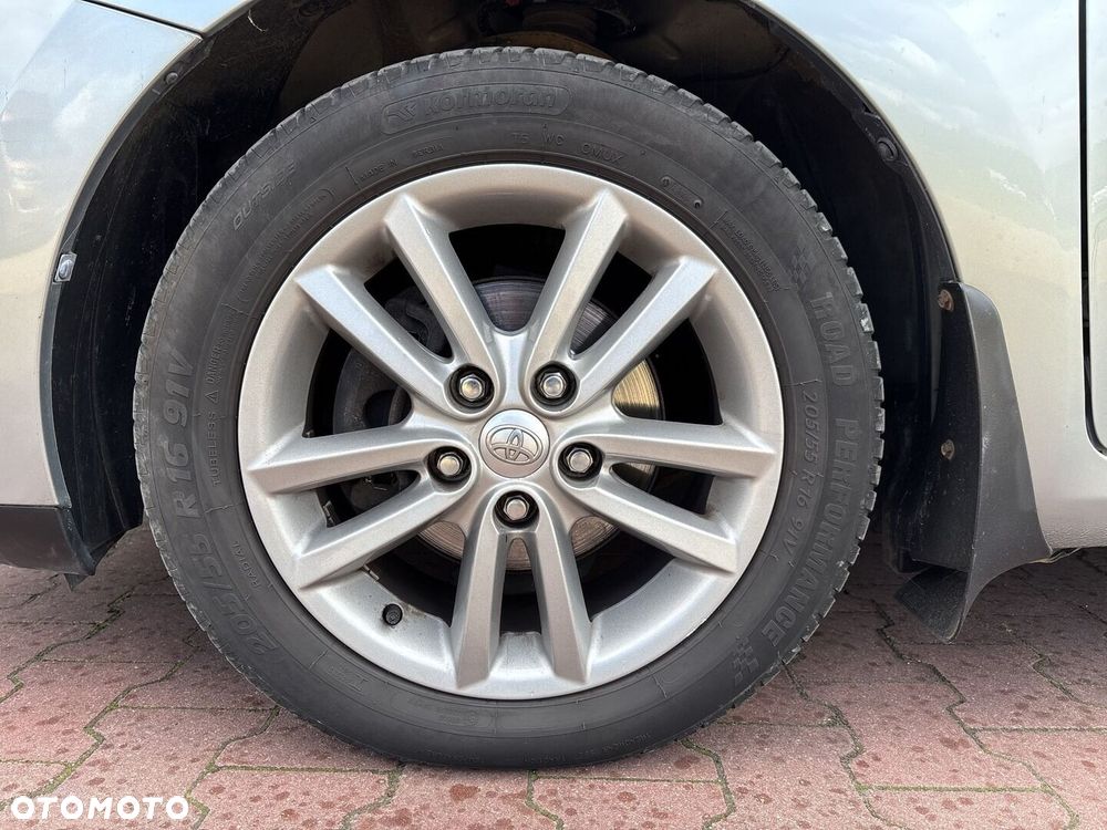 Toyota Auris 1.6 VVT-i Premium - 24