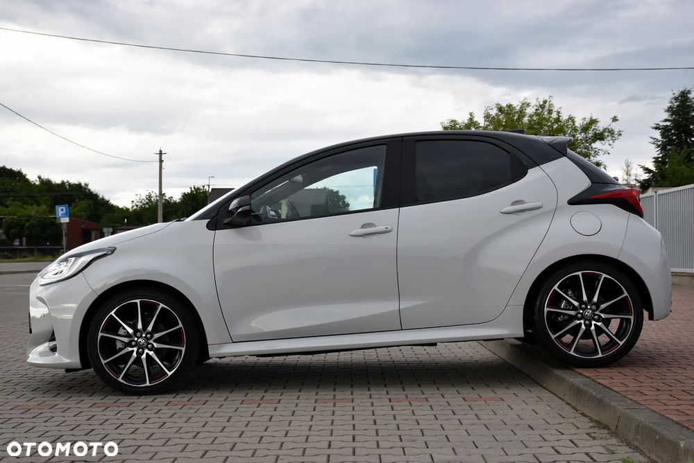 Toyota Yaris Hybrid 1.5 GR Sport - 4