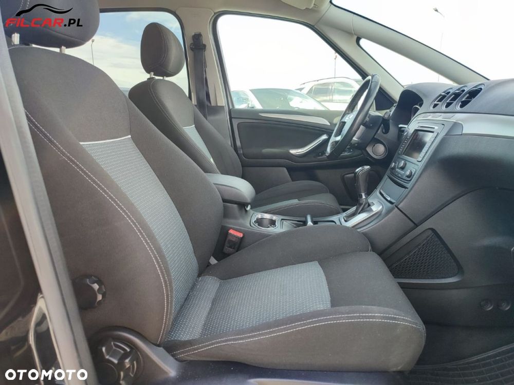 Ford S-Max - 13