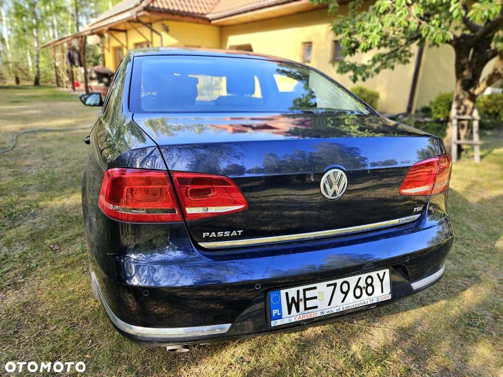 Volkswagen Passat 1.6 TDI DPF BlueMot Comfortline - 4