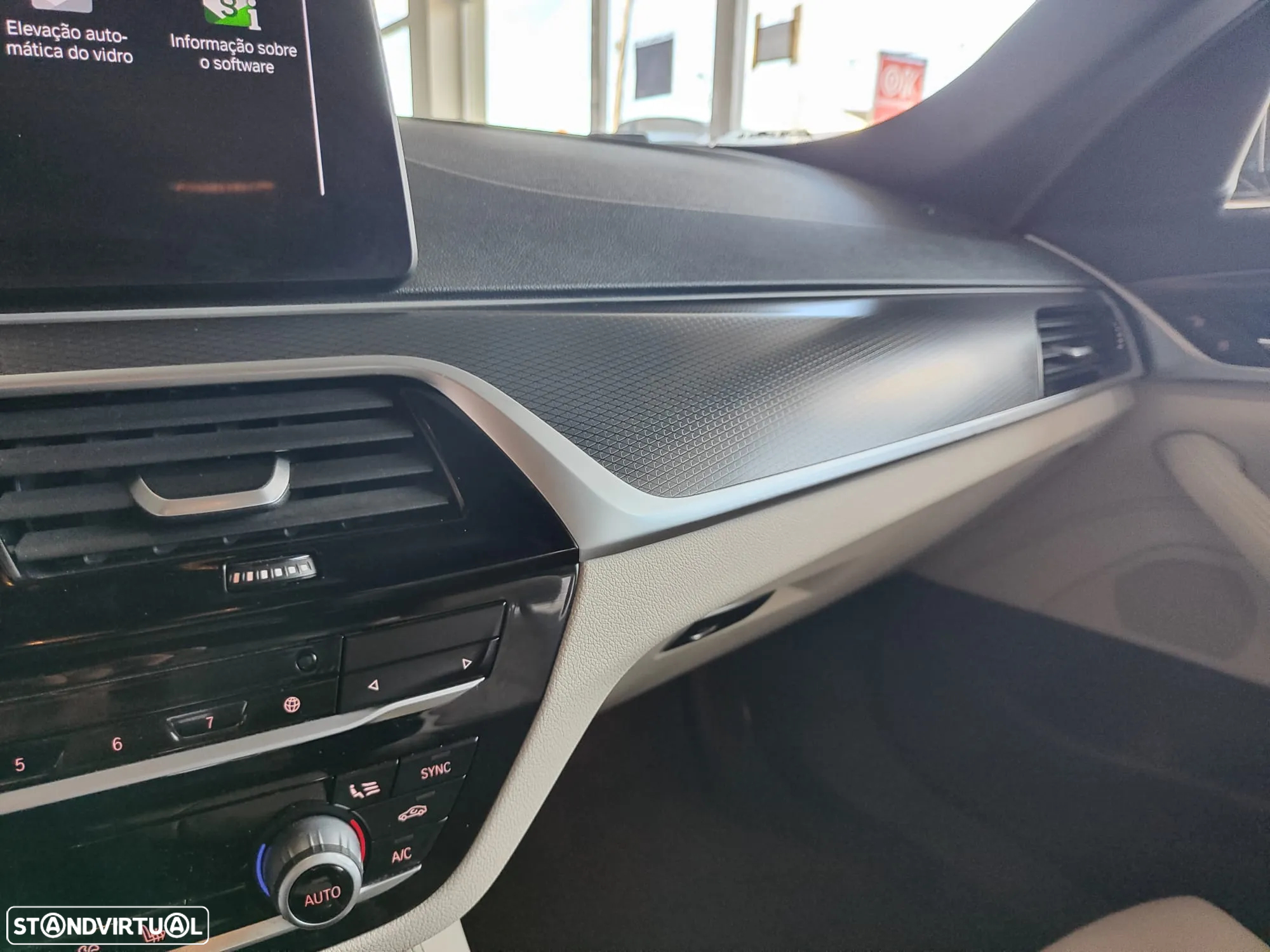 BMW 530 e Pack Desportivo M - 43