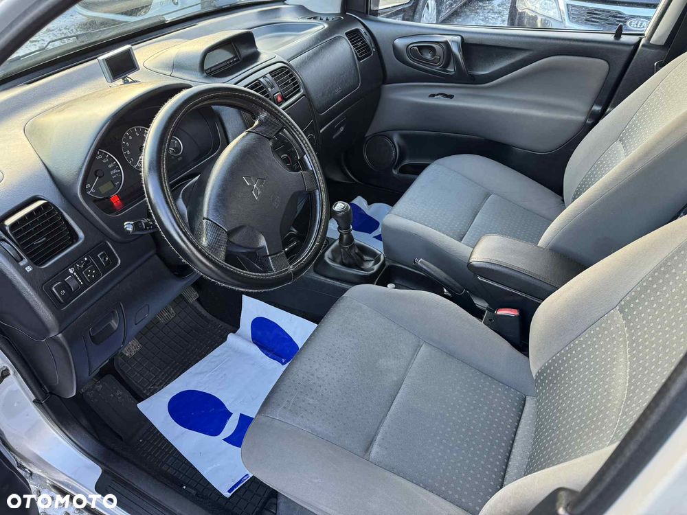 Mitsubishi Space Star 1.6 Family - 17