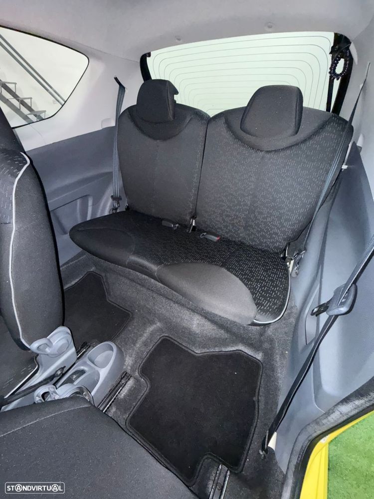 Peugeot 107 1.0 Urban - 11
