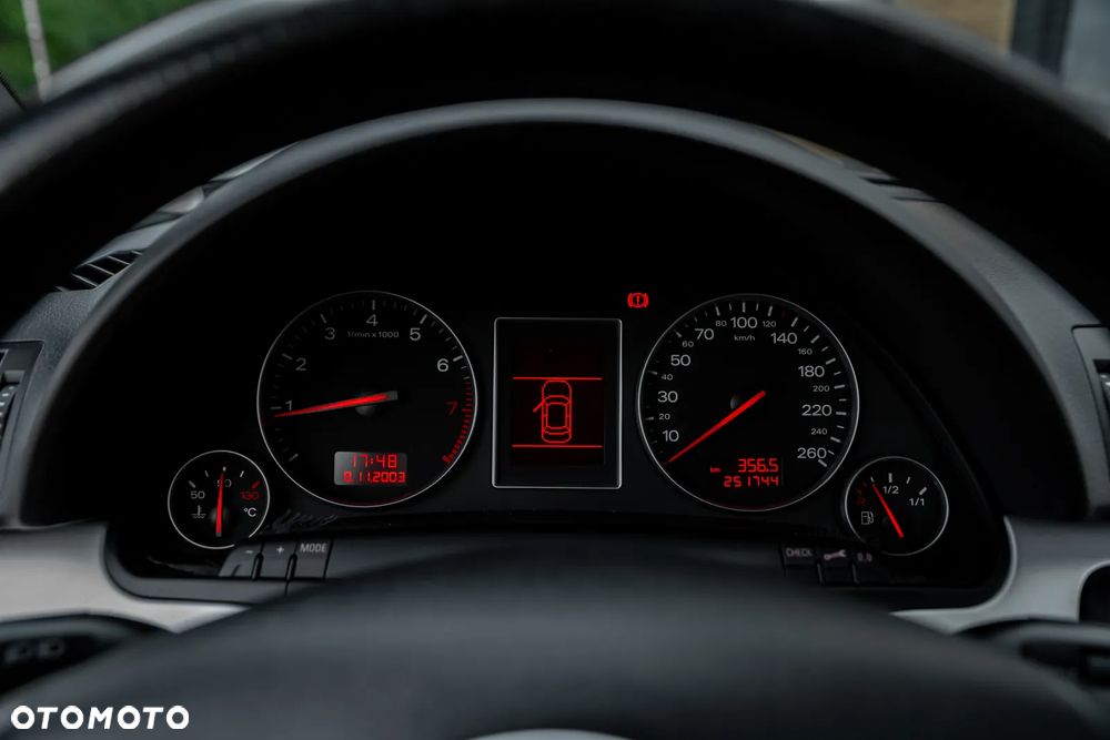 Audi A4 Avant 1.8 T quattro - 33