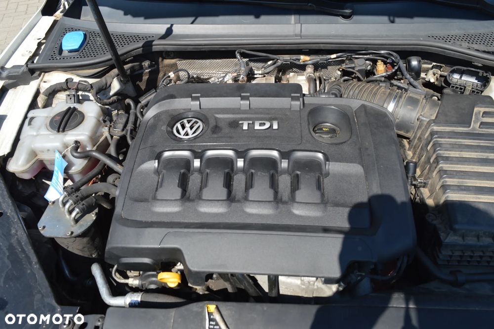 Volkswagen Passat 2.0 TDI Bi-Turbo BMT 4Mot Highline DSG - 28