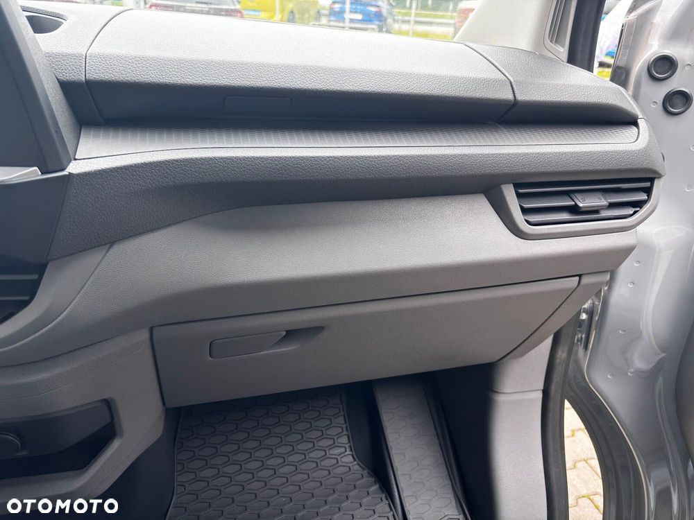 Volkswagen Transporter 2.0 TDI 150 KM 8-automat 8m L1 - 32