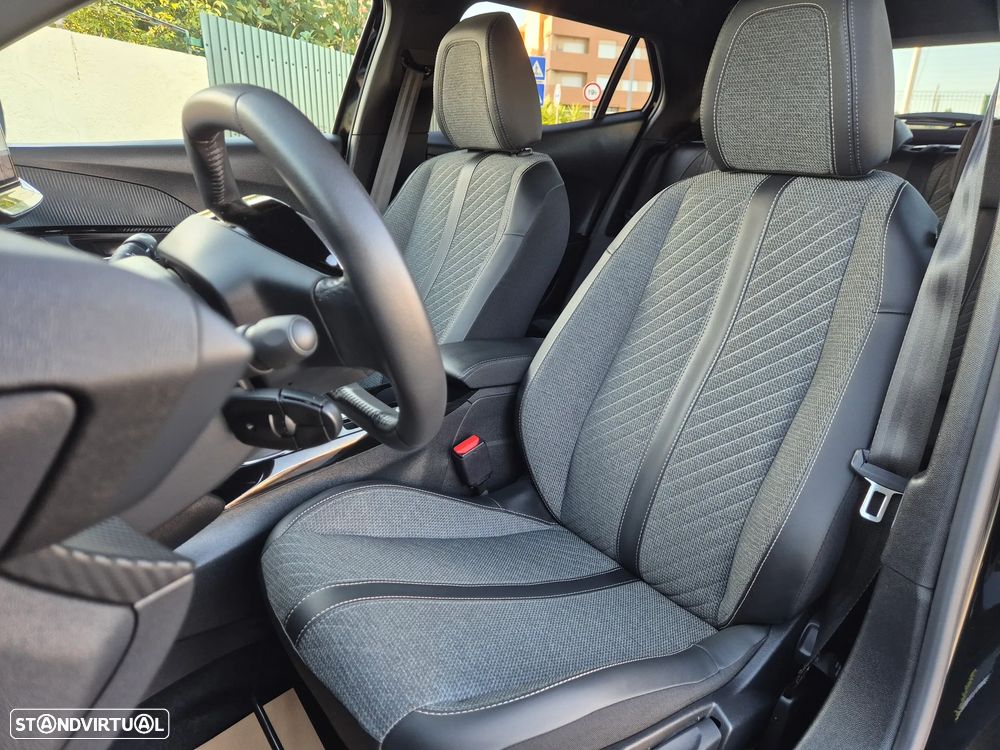 Peugeot 2008 1.2 PureTech Allure Pack - 23