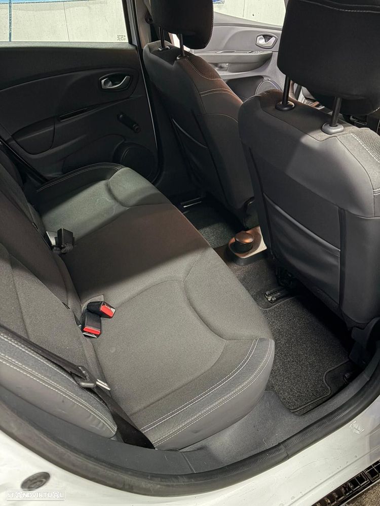 Renault Clio Sport Tourer dCi 90 Limited - 13