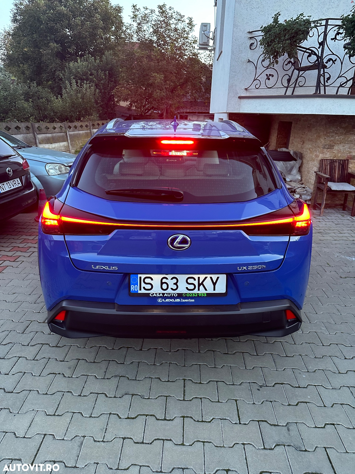 Lexus UX 250h 2.0L HEV 20H- (178 HP) 4X4 CVT Luxury - 23