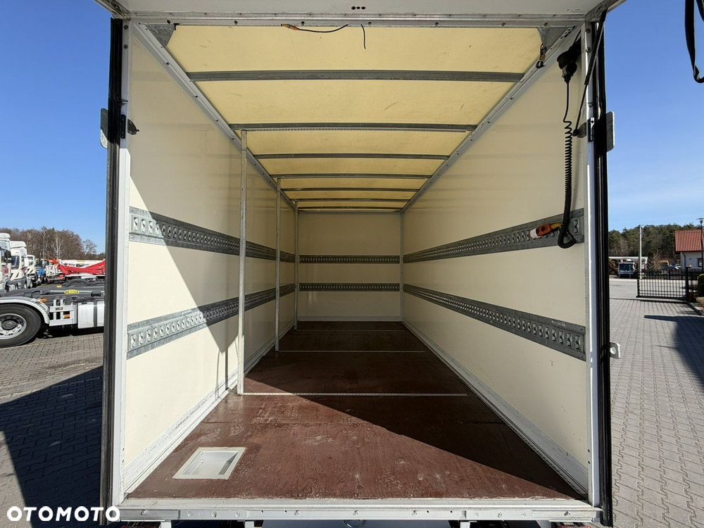 Mercedes-Benz Sprinter - 18