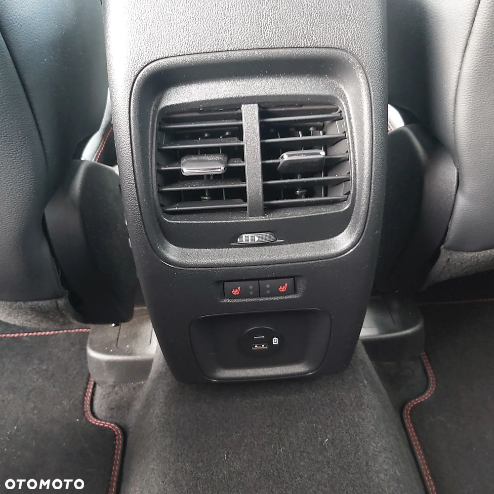 Ford Kuga 1.5 EcoBoost FWD ST-Line X - 11