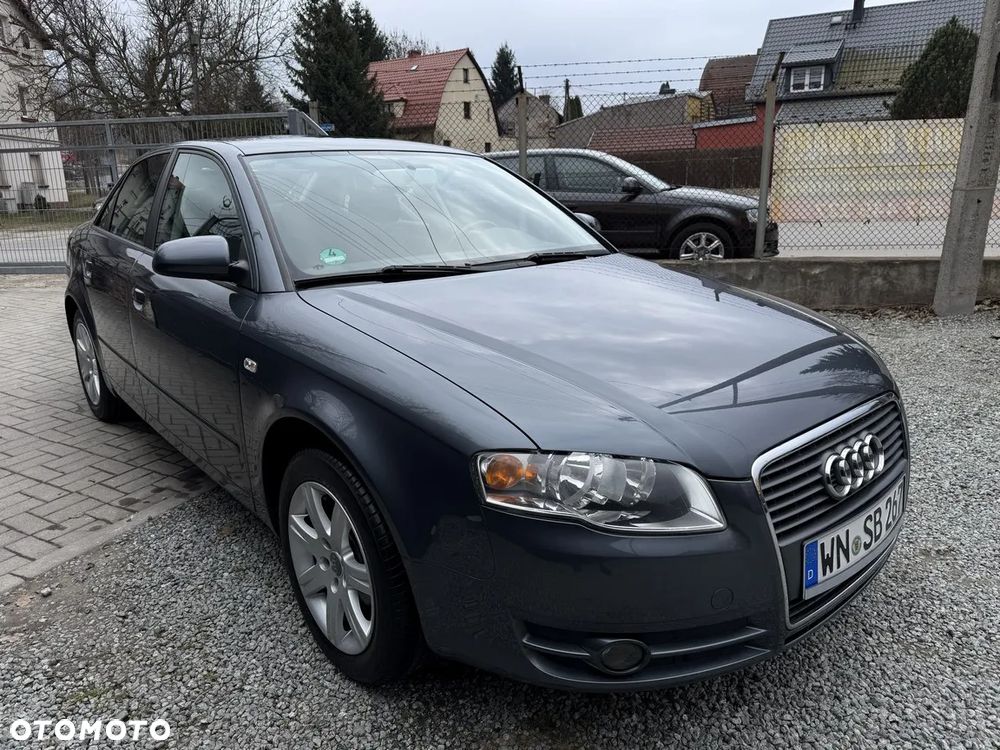 Audi A4 Limousine - 8