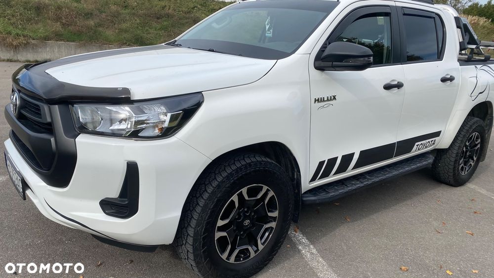 Toyota Hilux - 1