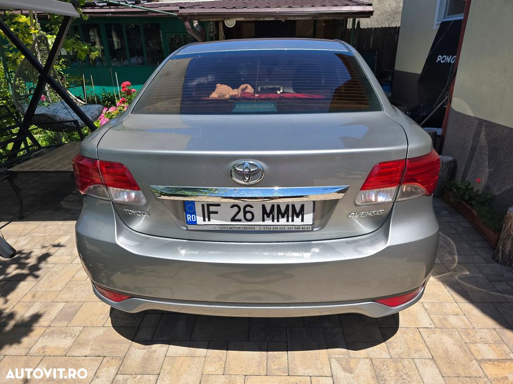 Toyota Avensis - 5
