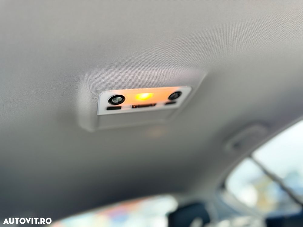 BMW Seria 1 120i Aut. Edition Sport - 17