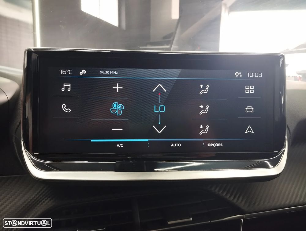 Peugeot 2008 1.2 PureTech Style - 24