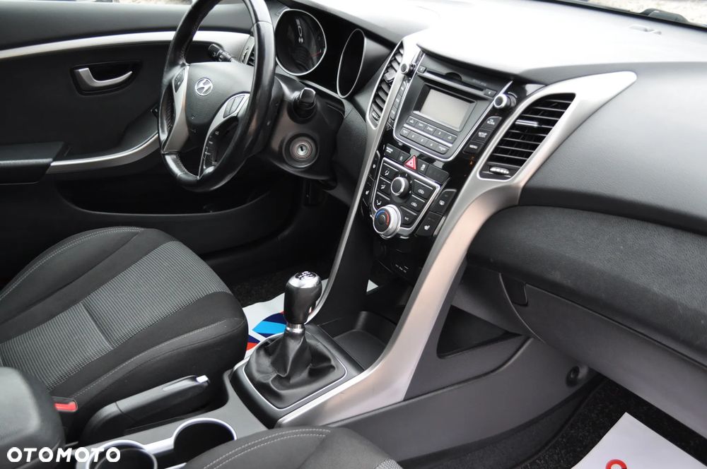 Hyundai i30 i30cw 1.6 Fifa World Cup Edition - 15